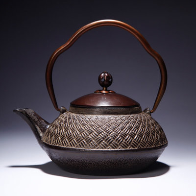 真正日本龍?jiān)铺弥窕h鐵壺 無涂層養(yǎng)生的茶道藝術(shù)